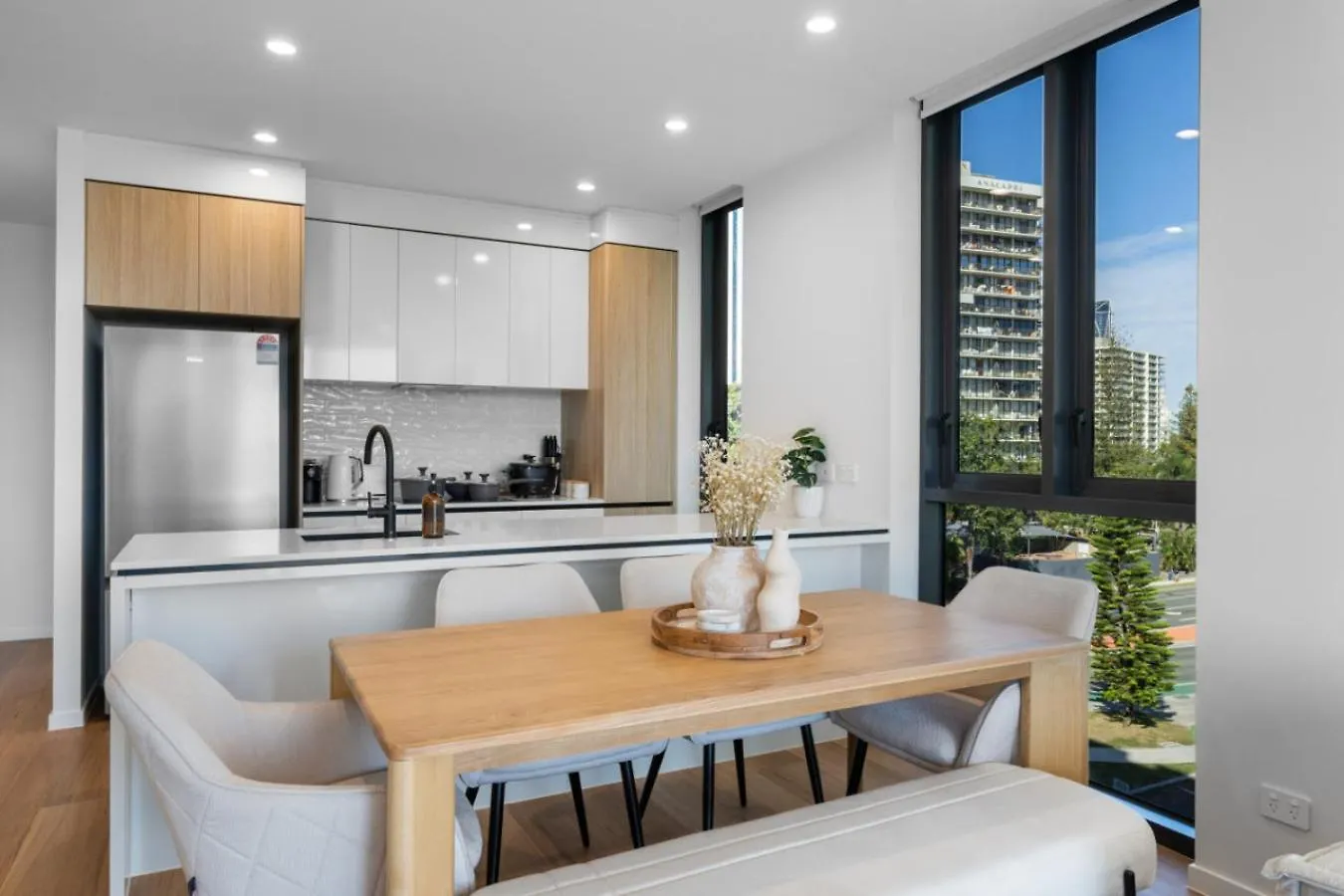 The Sunset - Brand New Modern Riverview 2 Bedroom With Free Parking Pool Gym Gold Coast 0*,  Australia