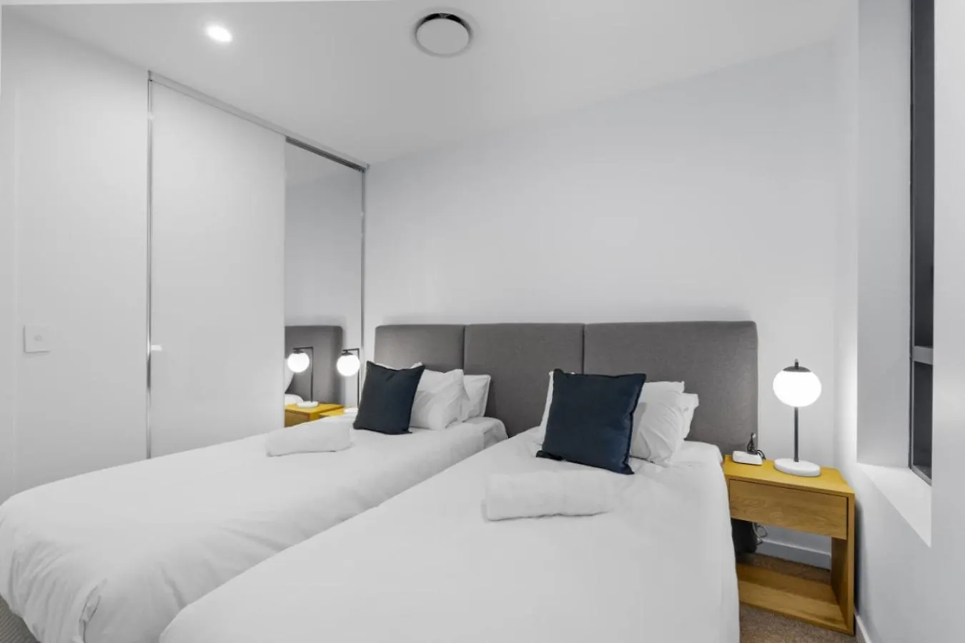Apartment The Sunset - Brand New Modern Riverview 2 Bedroom With Free Parking Pool Gym Gold Coast