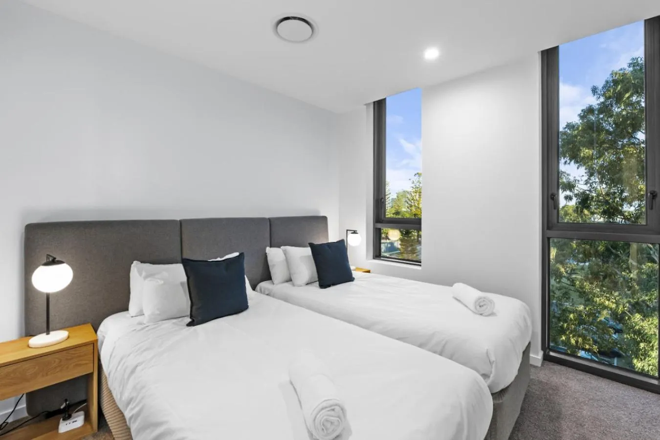 Apartment The Sunset - Brand New Modern Riverview 2 Bedroom With Free Parking Pool Gym Gold Coast