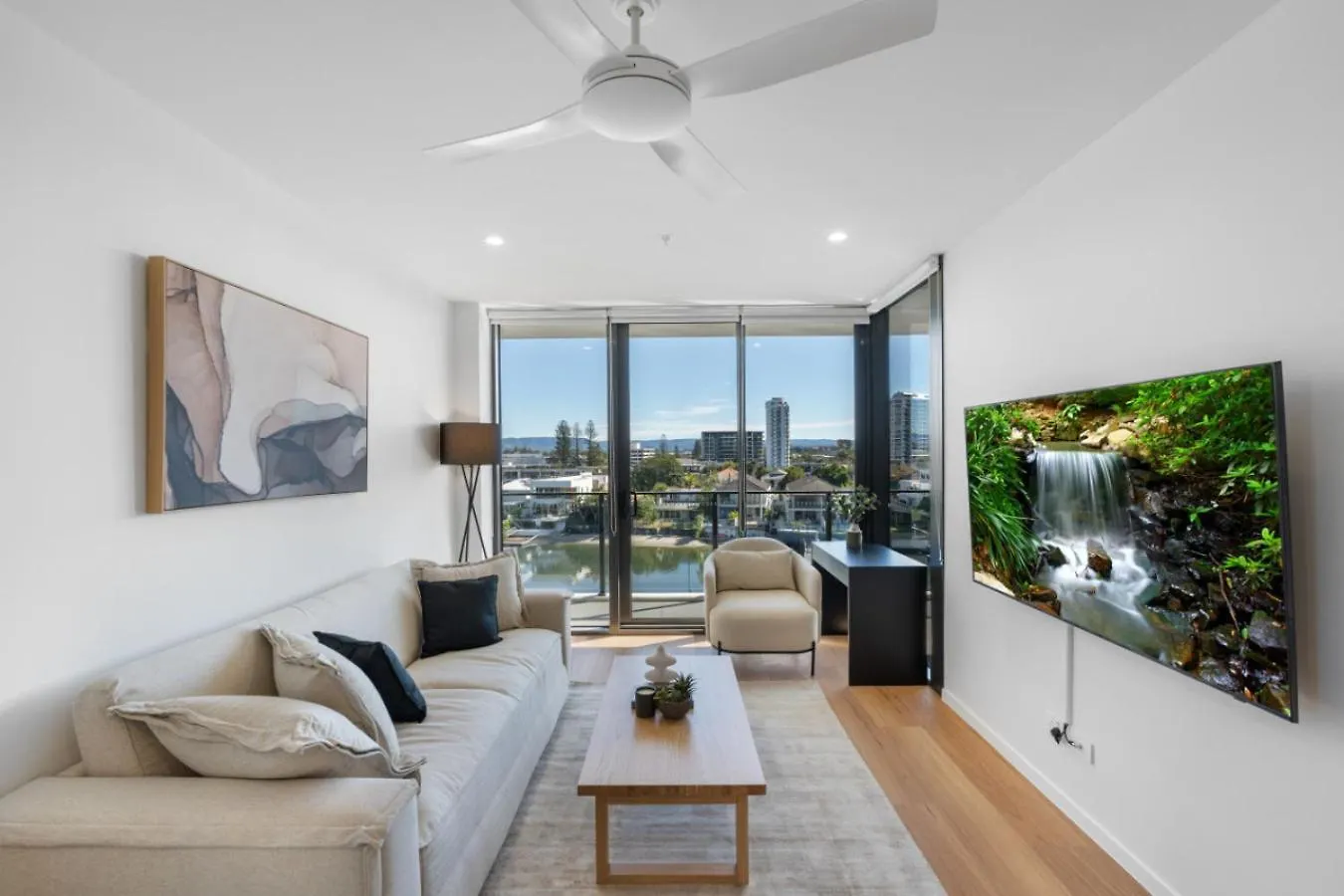 The Sunset - Brand New Modern Riverview 2 Bedroom With Free Parking Pool Gym Gold Coast 0*,  Australia